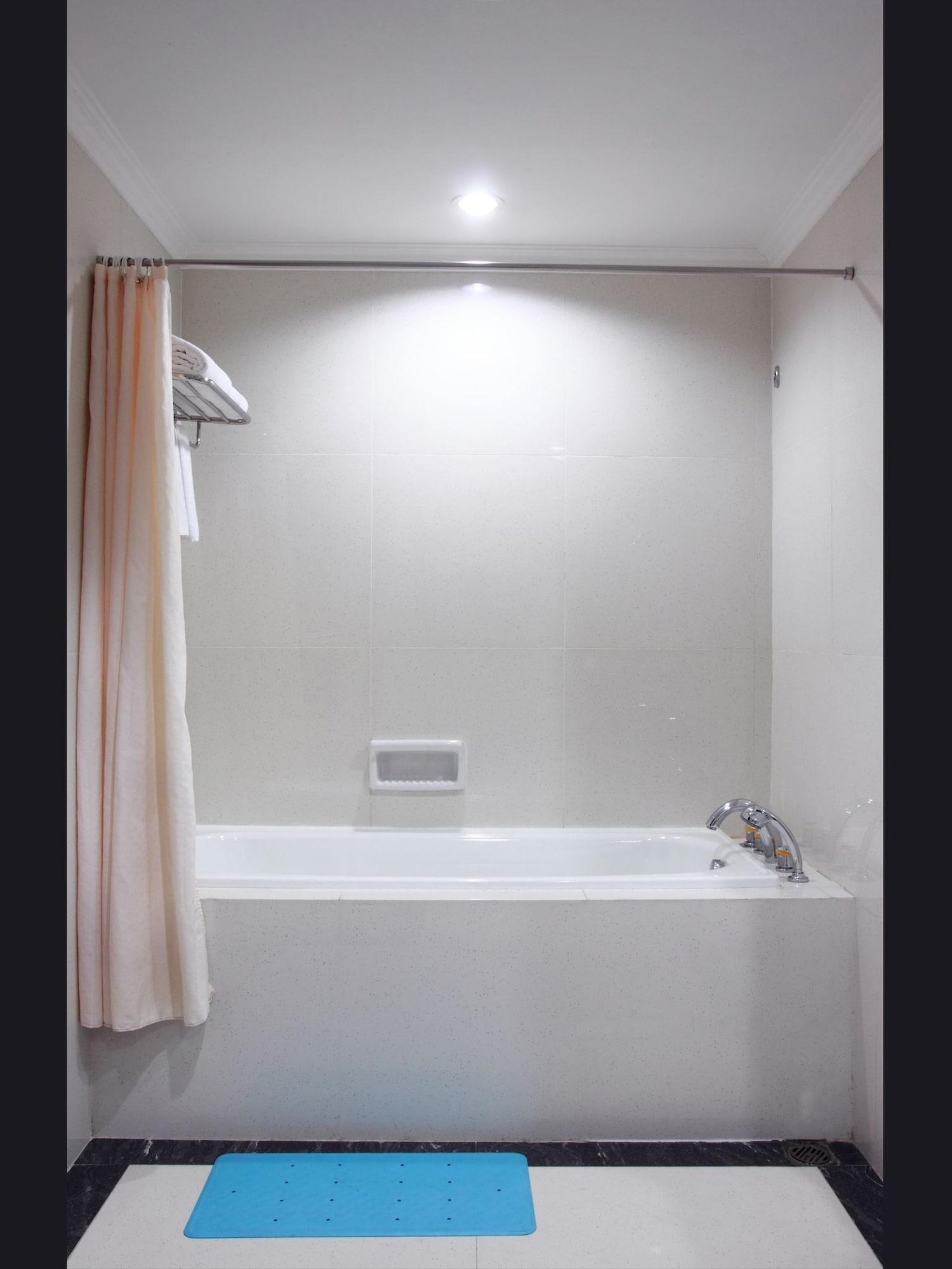Hotel Grand Wahid 4*