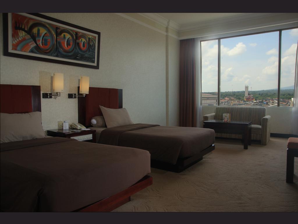 Hotel Grand Wahid 4*