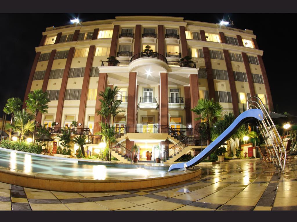 Grand Wahid Hotel 4*
